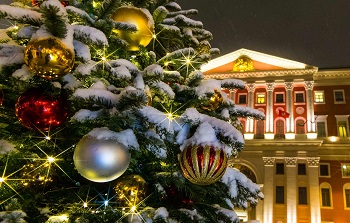 Новогодняя ночь на улицах Москвы с Дедом Морозом и Снегурочкой